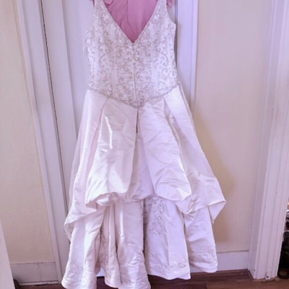 Wedding Dress - Picture 2 of 2